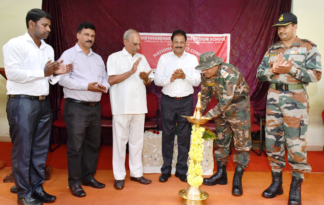 ಶಿಸ್ತುಬದ್ದ ವಿದ್ಯಾರ್ಥಿಗಳಿಂದ ಆರೋಗ್ಯಪೂರ್ಣ ಸಮಾಜ ನಿರ್ಮಾಣ: ದಾರುಬ್ ಸಿಂಗ್